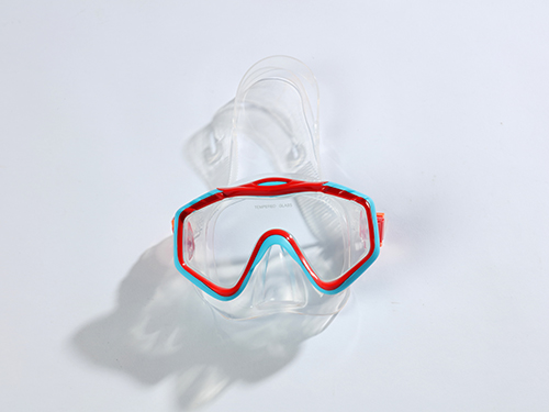 La máscara de buceo abre una nueva era de snorkel fácil